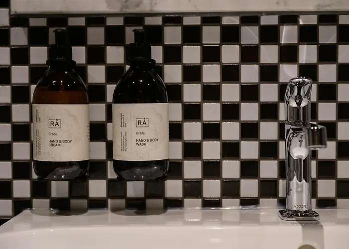 Grand Terminus מלון